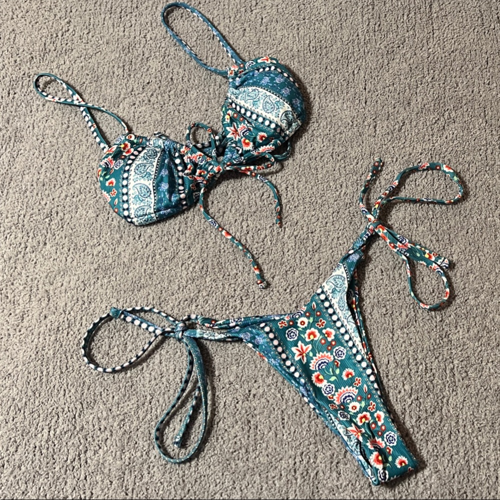 NWOT SHEIN Teal and White Patterned Bikini